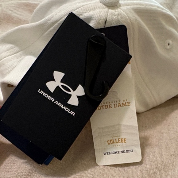 Notre Dame Under Armour Hat - Picture 5 of 6